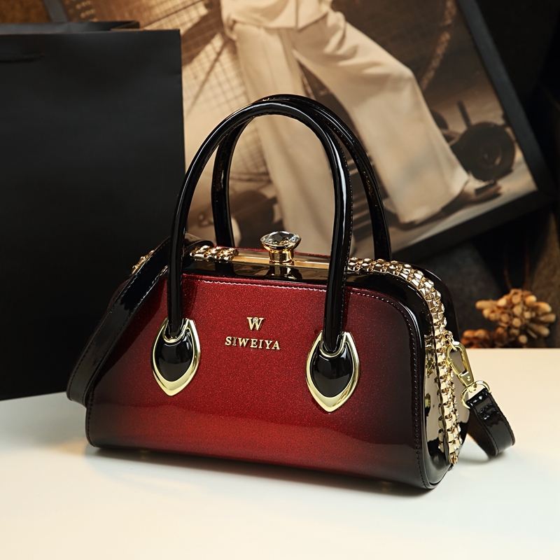 New fashionable genuine leather women s leisure handbag women s shoulder crossbody trend bag multifunctional large capacity atmospheric clip bag desig