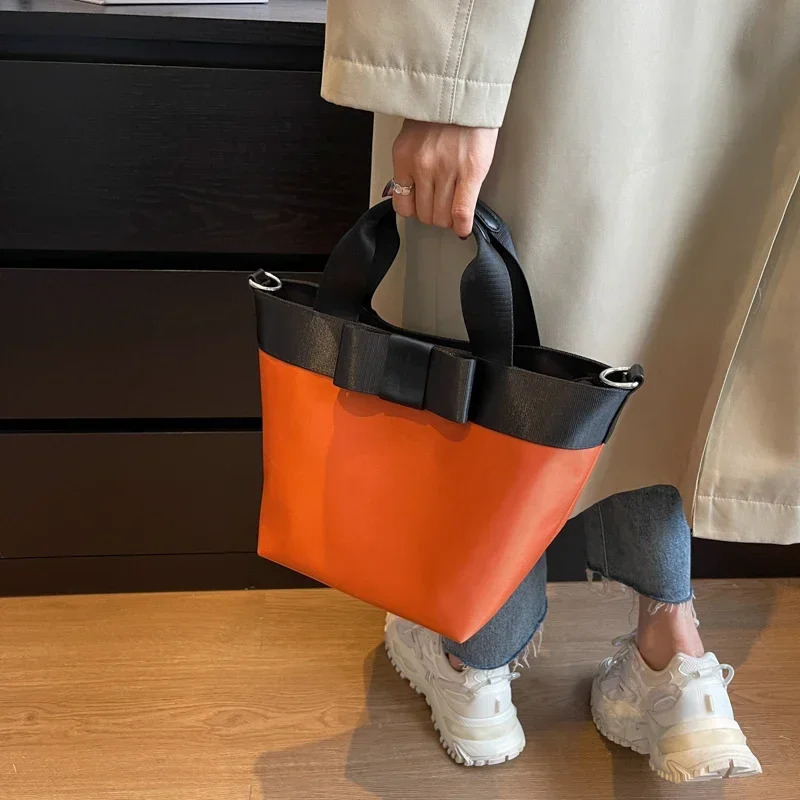 New leisure nylon fabric sewing thread portable shoulder fashionable trend simple crossbody bag solid color large capacity designer handbag