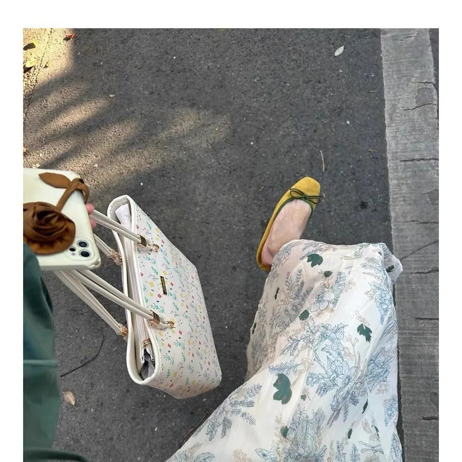 This trend year s popular high capacity ral women s trend new niche handbag for girls commuting shoulder bag designer handbag