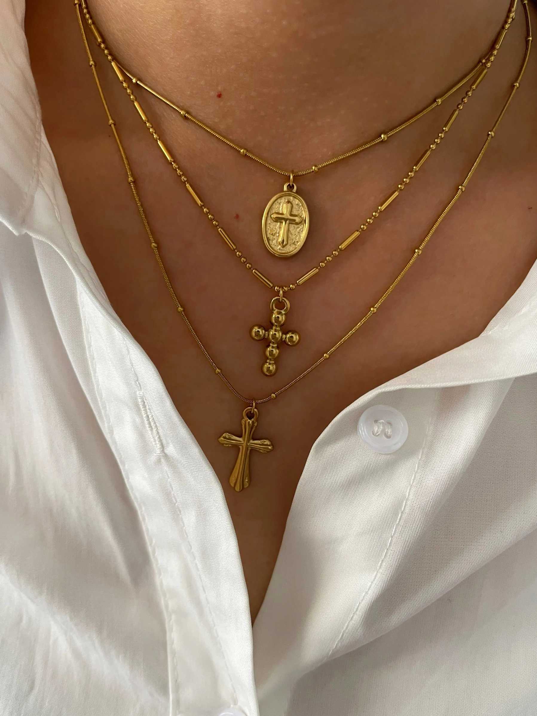 Perisbox stainless steel gold-plated oval round bead metal texture cross pendant necklace suitable for womens creative Tren Collections W241121