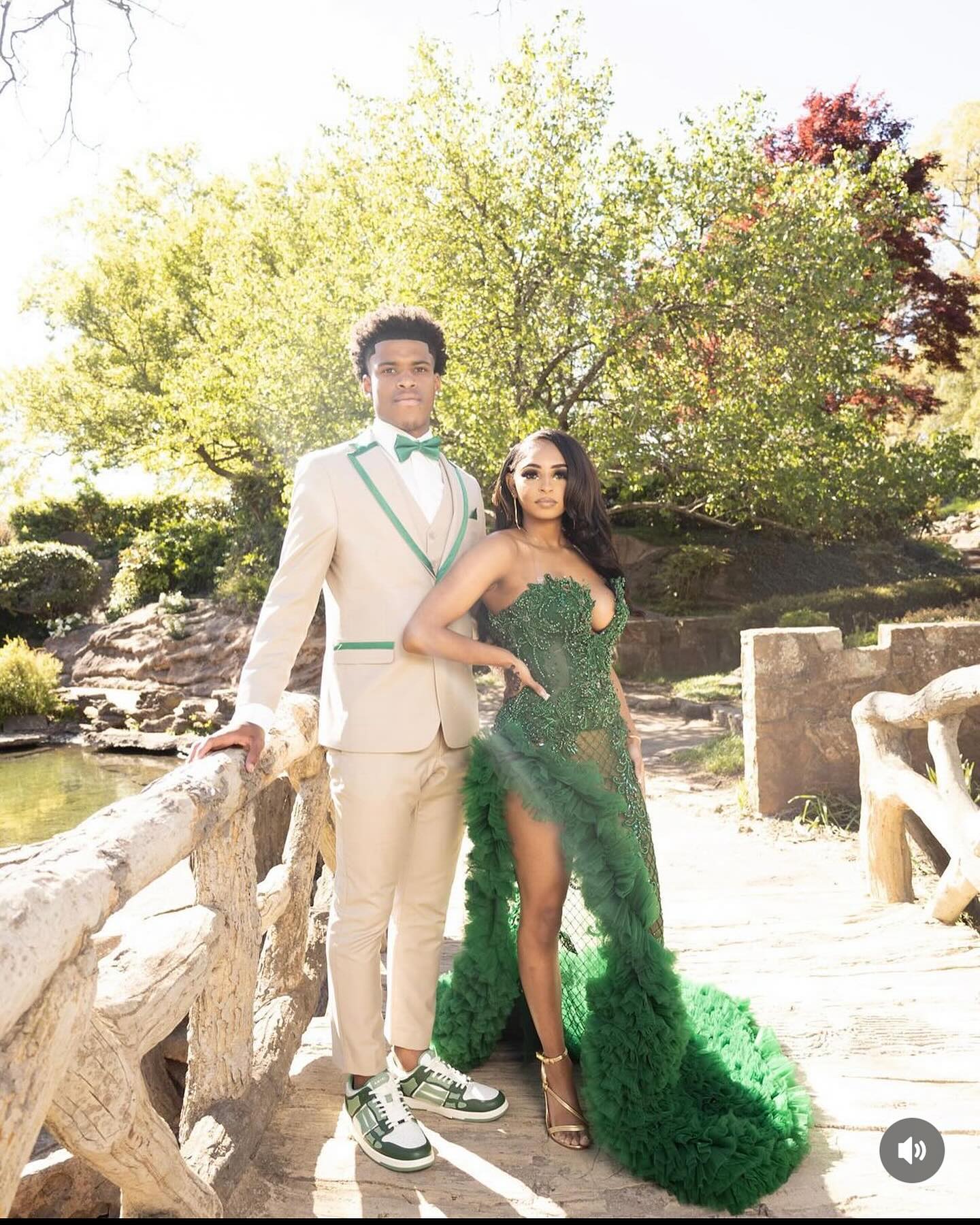 Stunning Crystal Green Prom Dress Black Sweetheart Beaded Sequins Evening Elegant Tulle Ruffle Thigh Split African Formal Dresses For Women 6660306