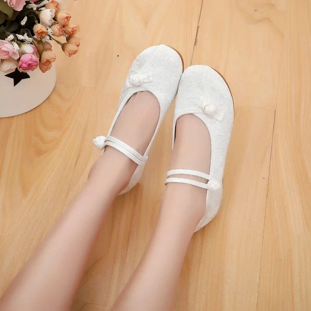 Fashion Embroidery Chinese Style Lowheel Women Shoes Elegant Casual Zapatos Vintage Woman Cloth Single Ethnic 241122