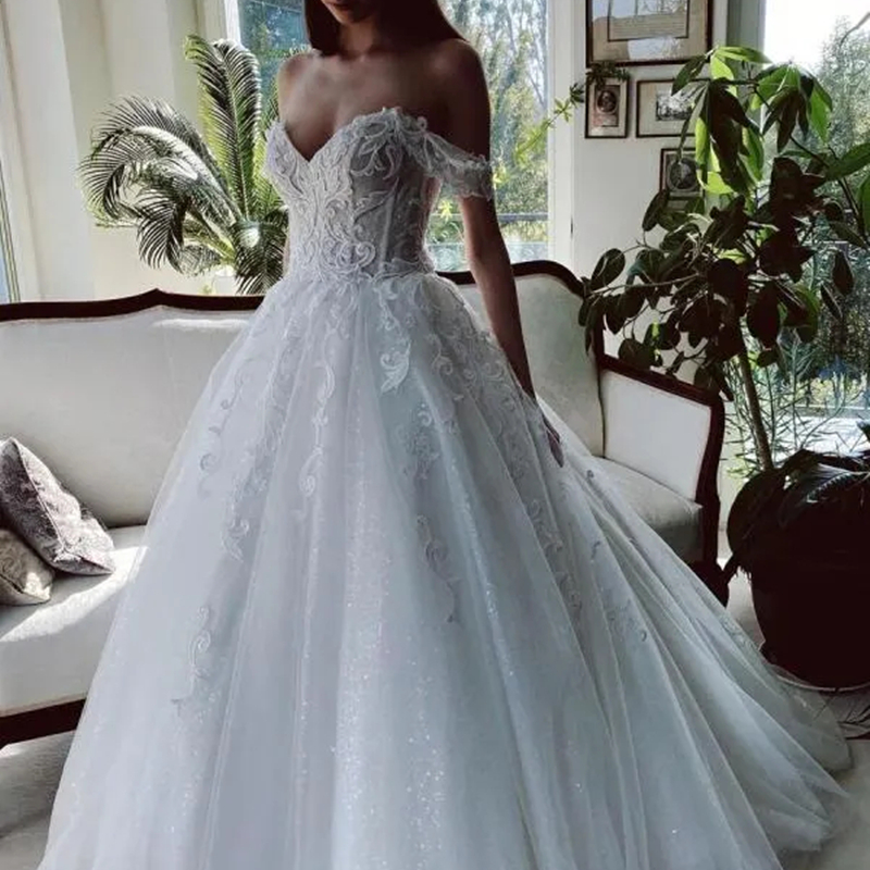 Glitter White Sequined A Line Wedding Dresses Off The Shoulder Sweetheart Lace Appliques Long Tulle Bridal Gown Lace Appliques Open Back Country Garde