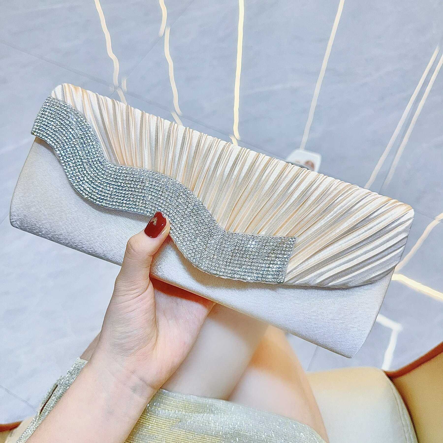 Celebrity Banquet Handheld Bag Silk pleated Diamond French Handheld Bag Single Shoulder Crossbody Banquet Bag 241122