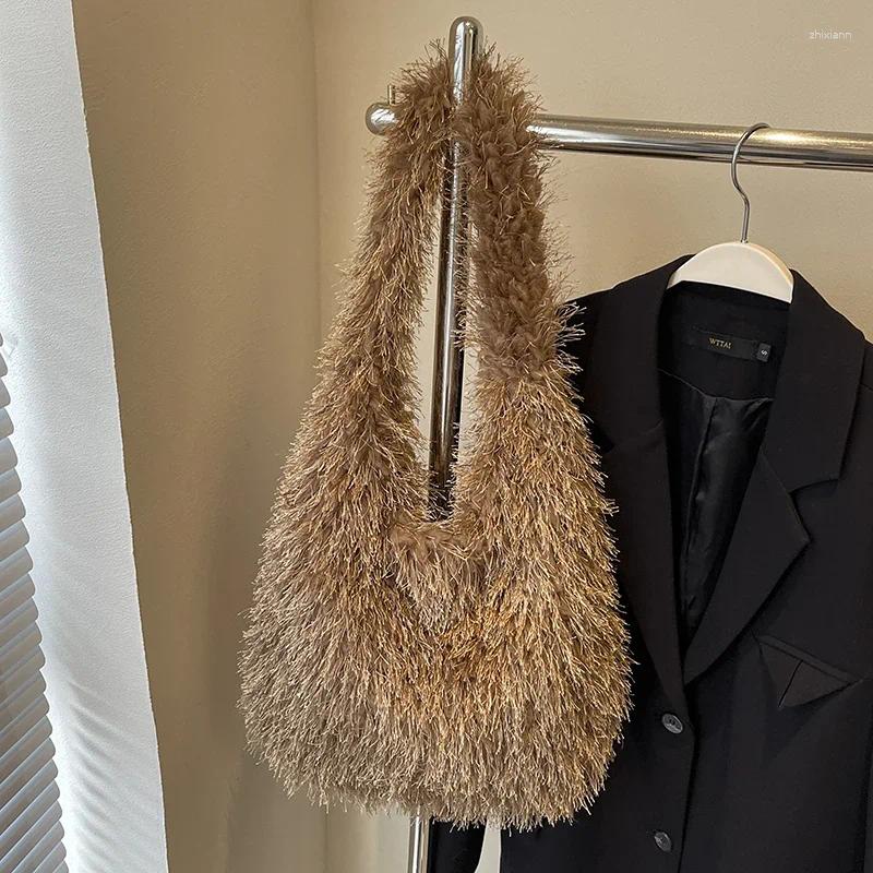 2025 NEW Totes Super Minimalist Plush Bag Winter Fashion Versatile Underarm Shoulder Niche Design Handbag For Women zhanyishengli