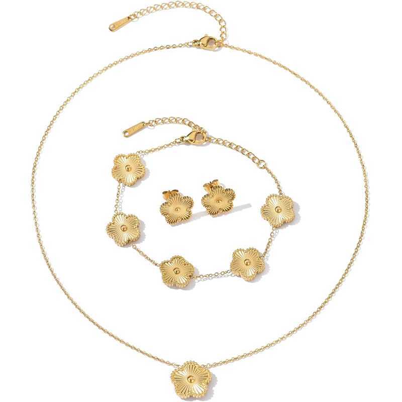 Neckalce Earring Bracelet Set for Women 2024 Hot 14K Gold Plated Stainless Steel Five Flower Jewelry Gift W241121