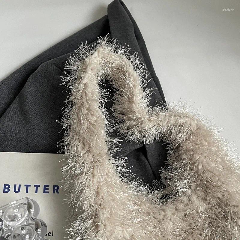 2025 NEW Totes Super Minimalist Plush Bag Winter Fashion Versatile Underarm Shoulder Niche Design Handbag For Women zhanyishengli