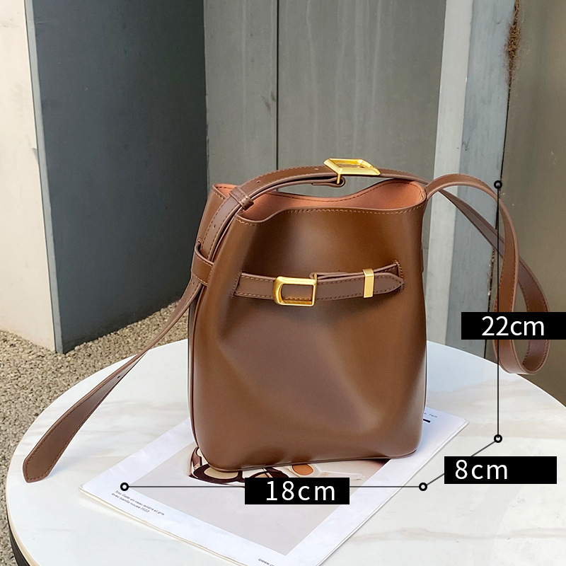 Genuine Leather Bucket For Women New Vintage Messenger High Quality Simple Handbag Lady Shoulder Bag Bag Female Zipper Style BagVoyage