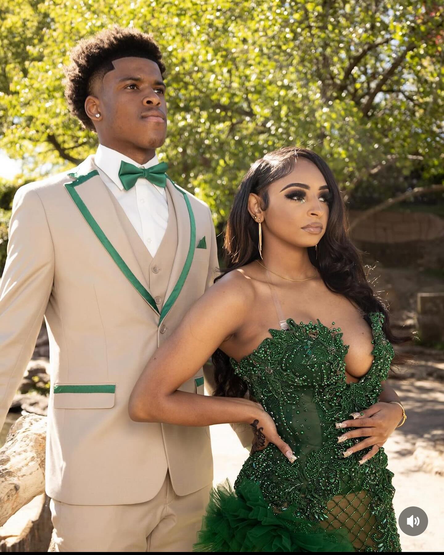 Stunning Crystal Green Prom Dress Black Sweetheart Beaded Sequins Evening Elegant Tulle Ruffle Thigh Split African Formal Dresses For Women 6660306