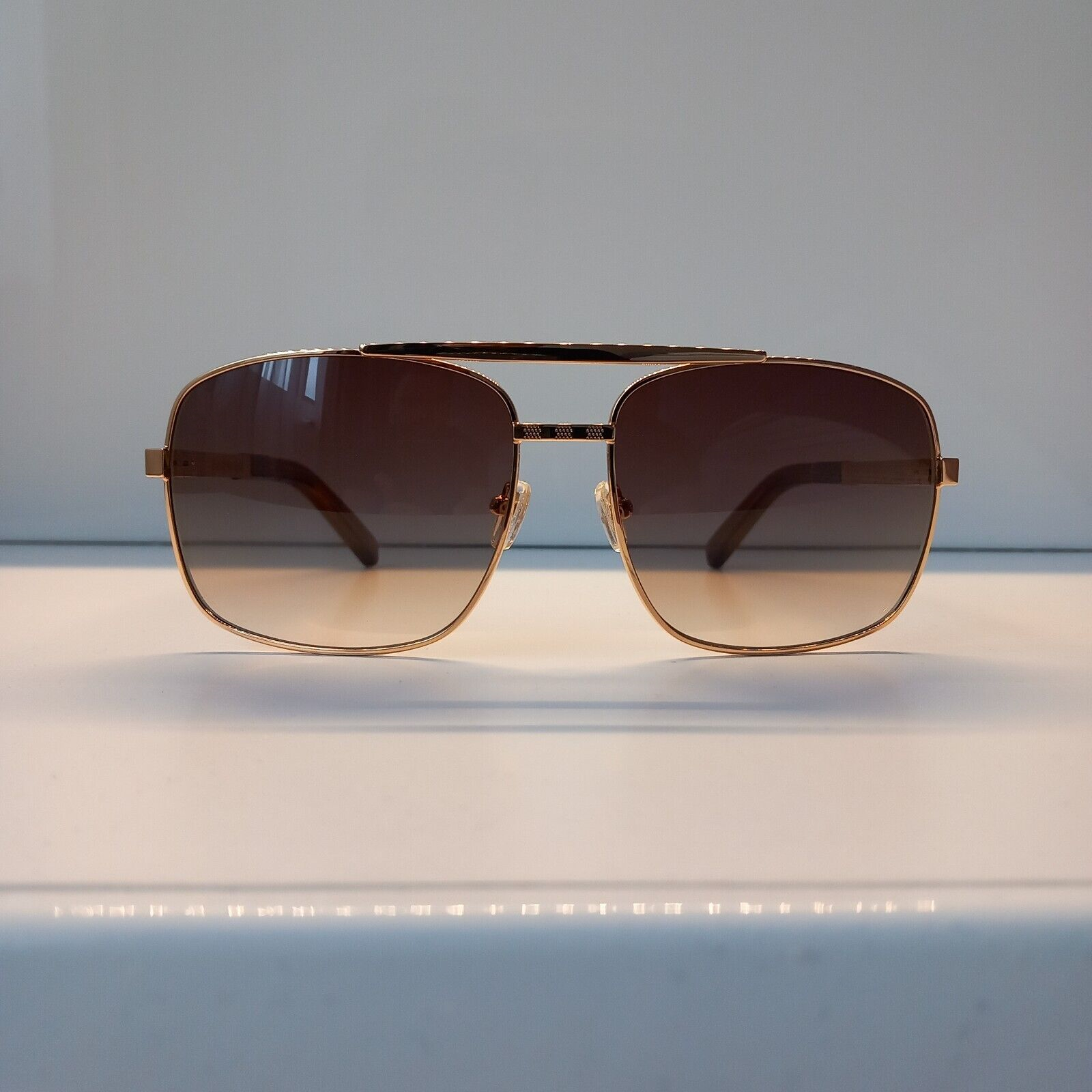 Square - Classic Frame Sunglasses for Women and Men Z260306