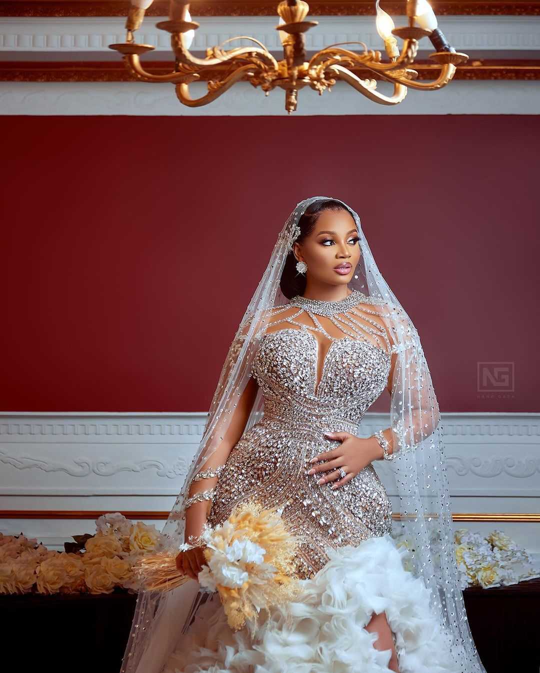 Luxury Crystal Mermaid Wedding Dresses with Detachable Train Beading Side Split Bridal Gowns Ruffle Tiered Brides Dress Vestidos De Novia