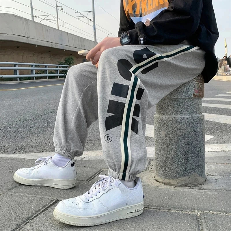 American Vibe HipHop Wide Leg Sweatpants For Men Fashion Training Cotton Young La Elastic Y2k Casual Baggy Male Sweat Pant 241122