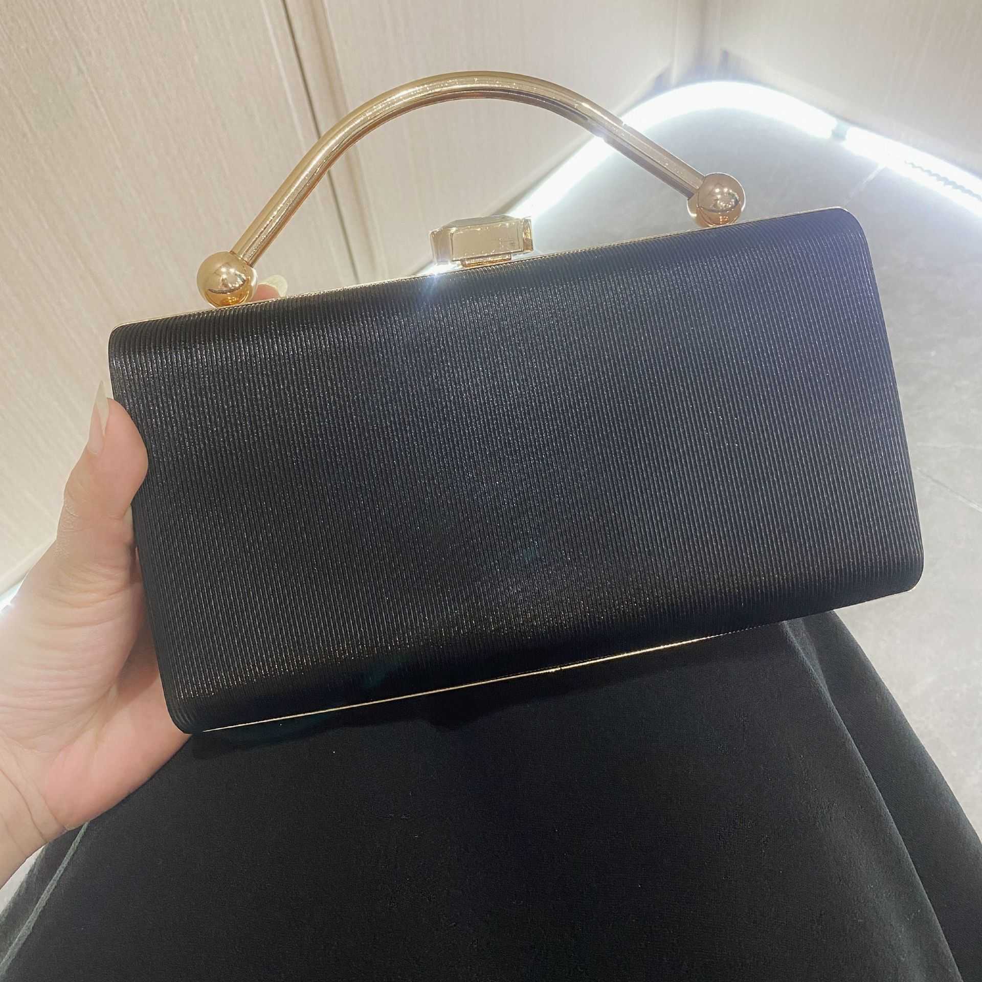 Wedding Dress Banquet Bag Minimalist Small Fragrant Scenery Noodle Handheld Bag 241122