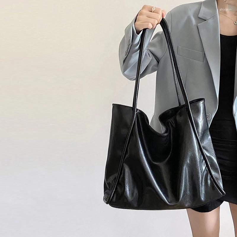 2025 NEW Evening Bags Large Capacity For Women In Glossy Handheld College Student Class Simple And Casual Underarm Shoulder zhanyishengli
