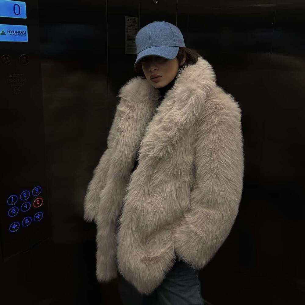 High end fur coat, Toka suit collar, khaki gray faux fur, warm, loose, and fashionable for winter women