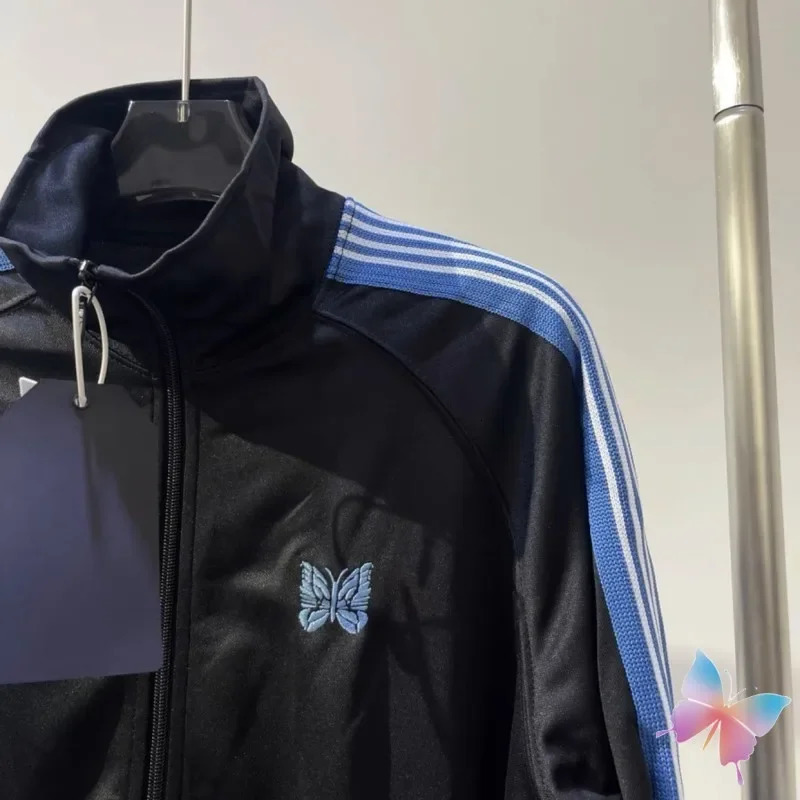 1 1 Quality Needles Jacket Set Embroidered Butterfly Side Stripes Zipper Coat Casual Loose Pants High Street Men Women Tracksuit 240420