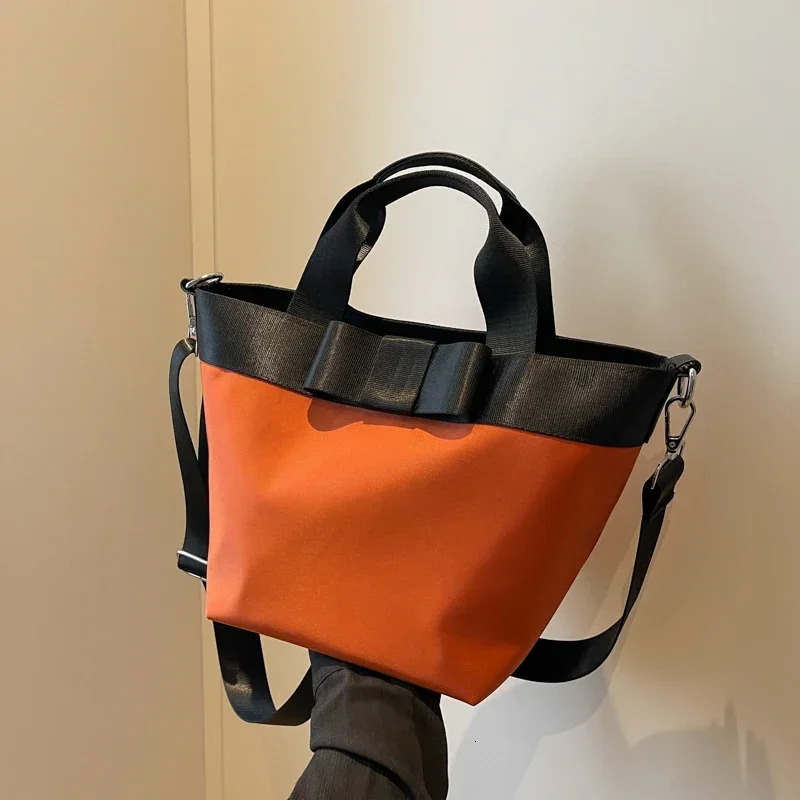 New leisure nylon fabric sewing thread portable shoulder fashionable trend simple crossbody bag solid color large capacity designer handbag