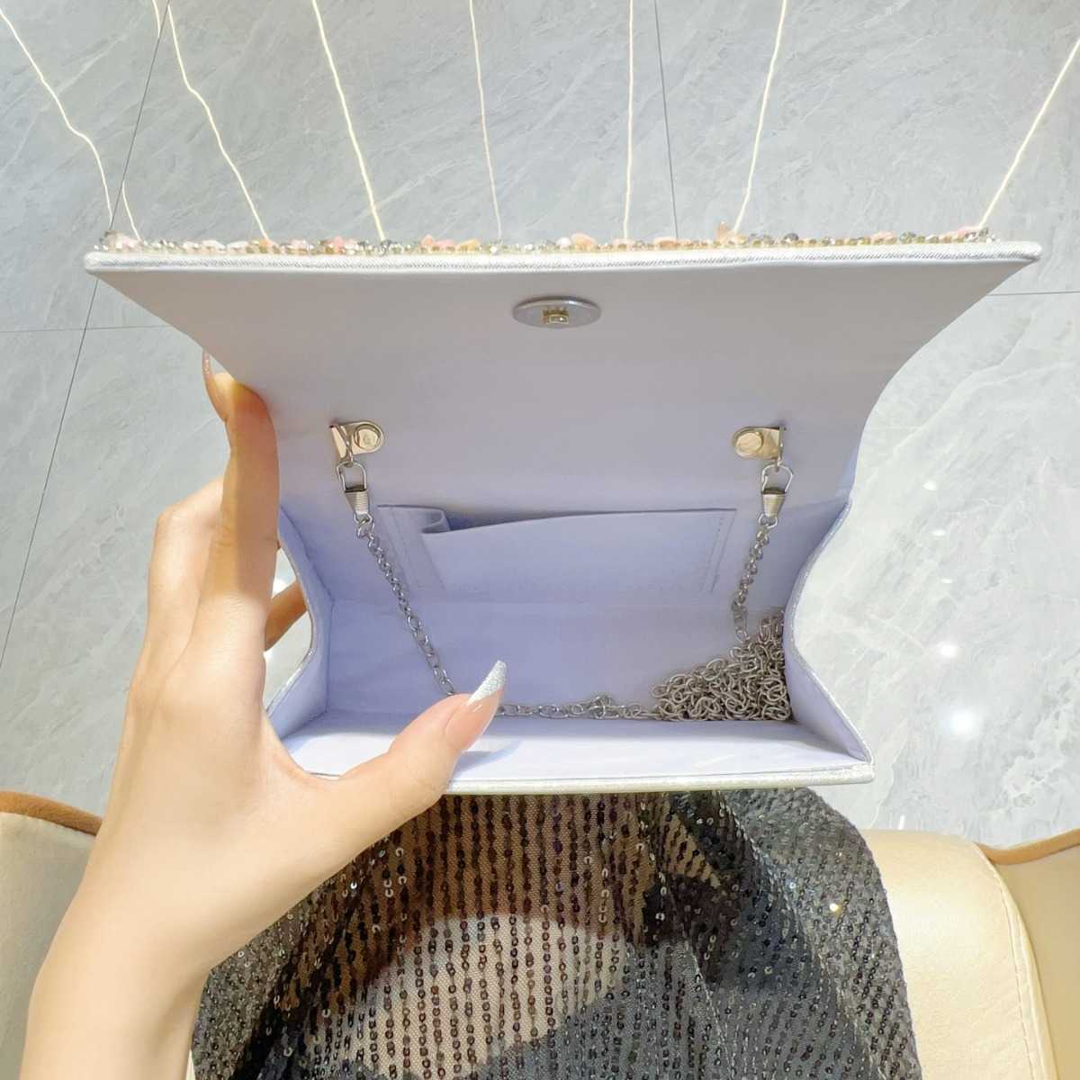 diamond encrusted handbag portable small handbag ladies luxury banquet bag single shoulder cross shoulder banquet bag 241122
