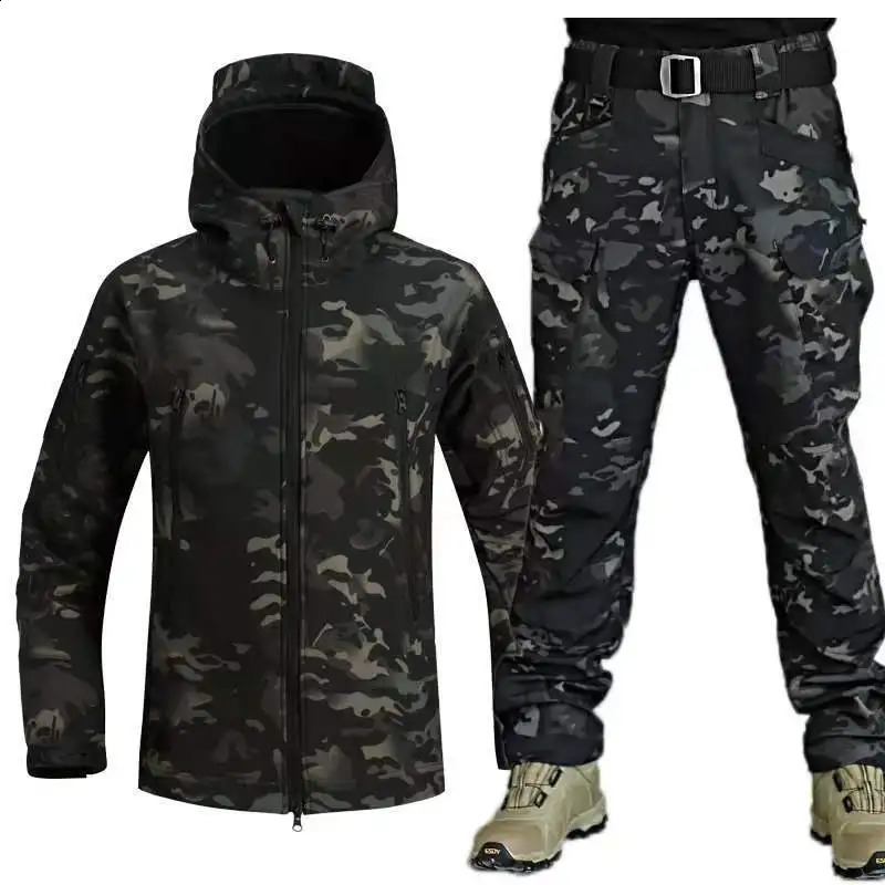 Winter Waterproof Tactical Jackets 2 Pieces Set Men Outdoor Soft Shell Hiking Hunting Jacket Suit Fleece Cargo Pant Tracksuits 241122