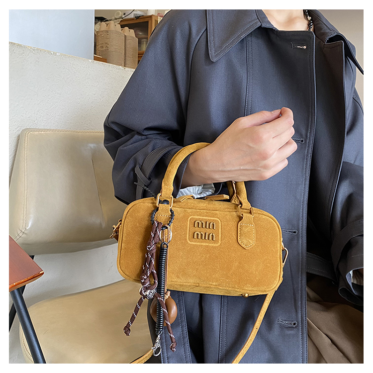 Autumn/Winter Retro Frosted Small Female New Popular Cross-Body HOT Handbag Bowg Bag Suede Zipper Style