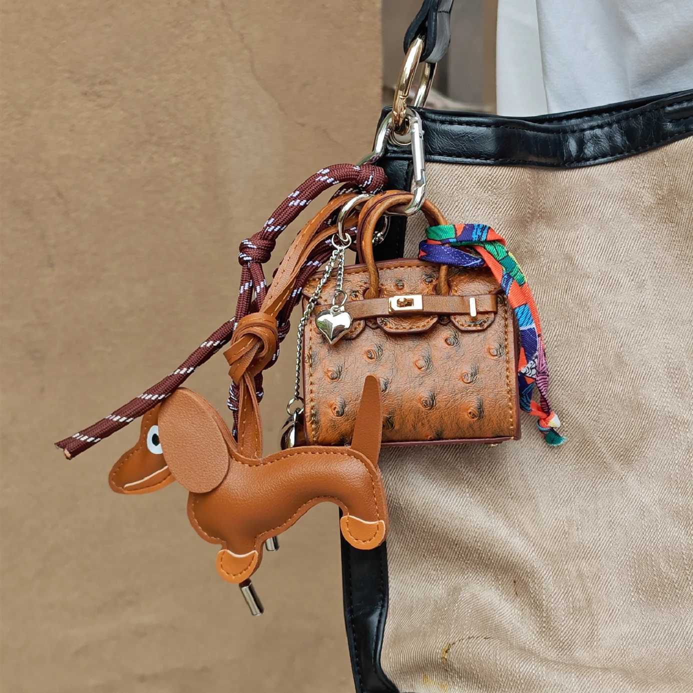 24 new types of super complex bag pendants Versatile bag pendants three best matching hanging ropes and fashionable key pendants Y241121