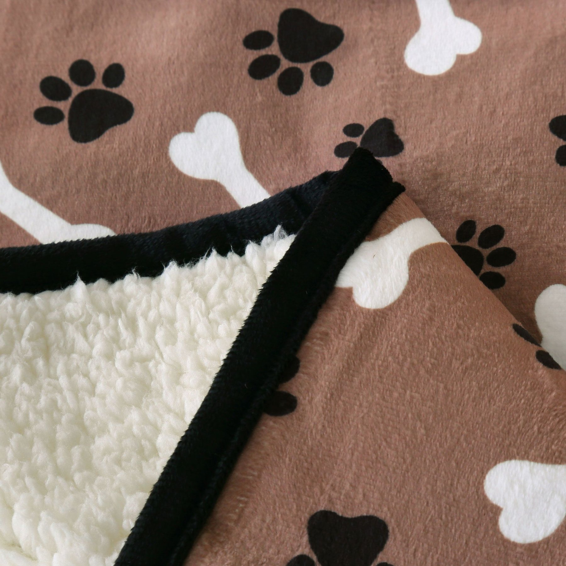 HappyCare Textiles advanced Pets Print cozy Waterproof Cat & Dog blanket
