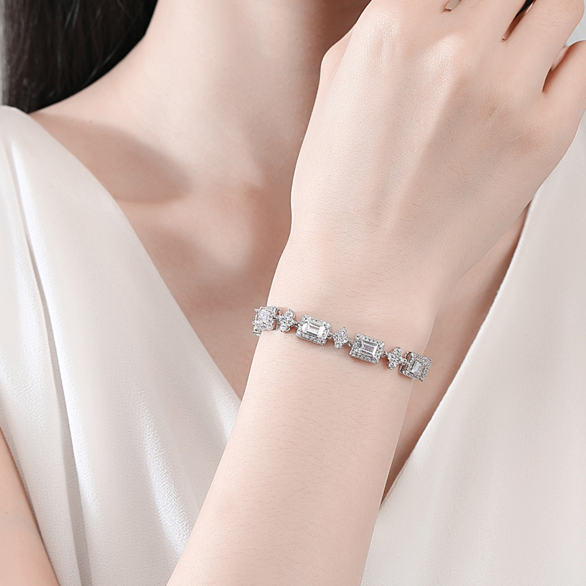 2025 Choucong Top Sell Wedding Bracelets Luxury Jewelry 18K White Gold Fill Princess Cut 5A Cubic Zircon CZ Diamond Gemstones Party Women Charm Bangle