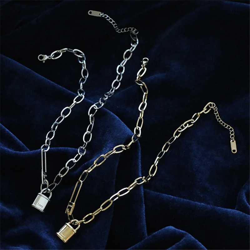 Clavicle Chain with Lock Necklace for Women Padlock Pendant High Quality Titanium Steel Plated 18K Gold Choker Fashion JewelryX241123