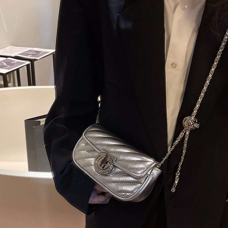 Instagram Premium niche 2024 new trendy fragrant style diamond grid chain versatile single shoulder crossbody small square bag