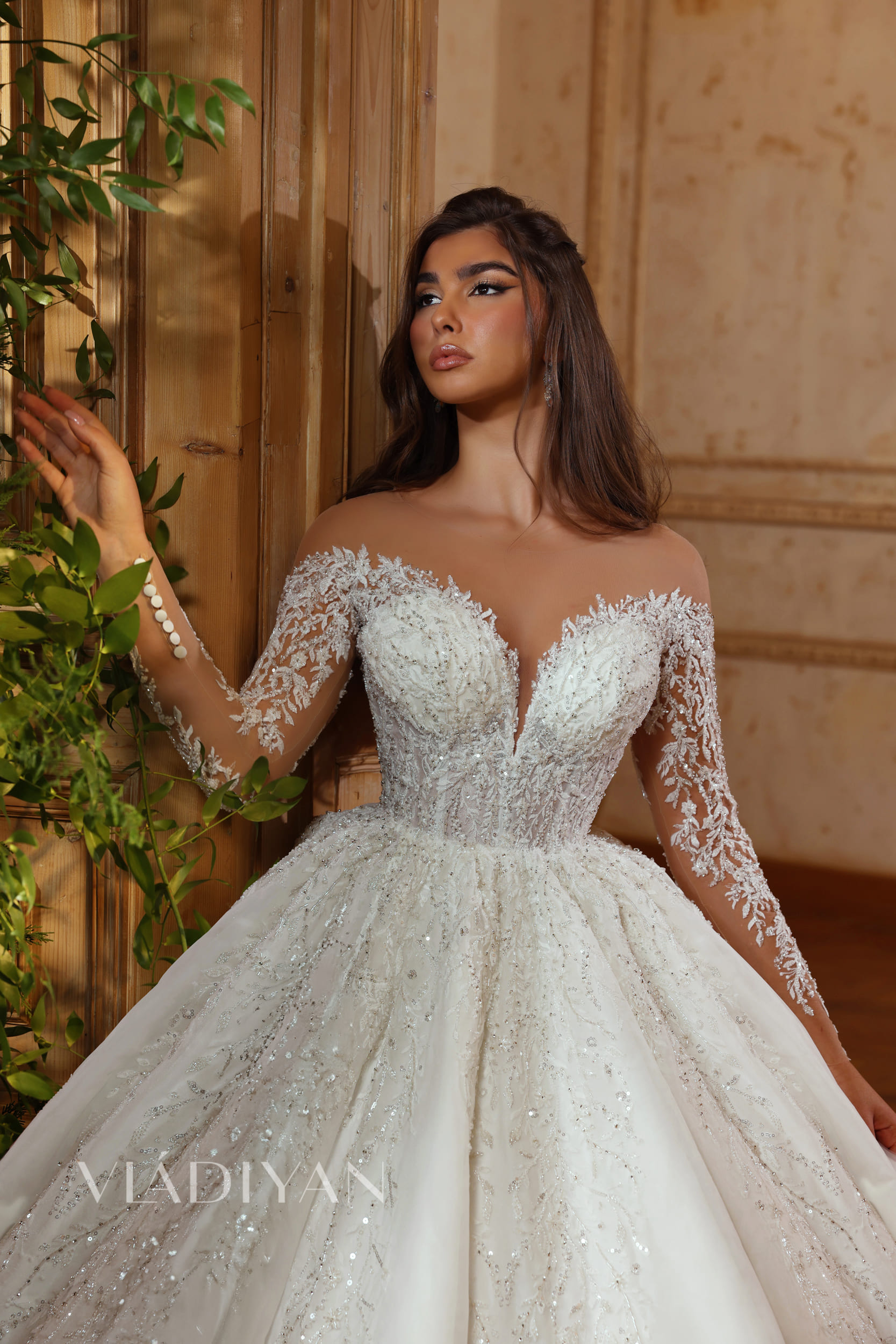 Charming Plus Size Lace Wedding Dresses Off The Shoulder Plunging Necke Bridal Gowns Beaded A e Long Sleeves Tulle Vestido De Novia
