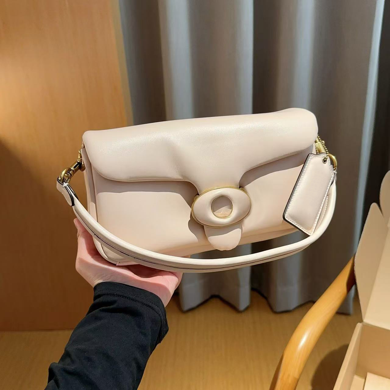 High quality Designer Bag Women's crossbody Bag Soft leather shoulder bag Soft Handbag Luxury tote bag Shoulder Crossbody Money bag White purse