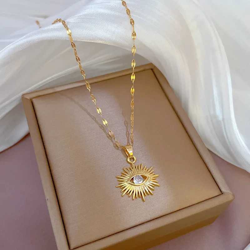 2022 Elegant Water Wave Chain 18k Gold Plated Stainl Steel Creative Sunlight Zirconia Evil Eye Pendant Necklaces For WomenX241123