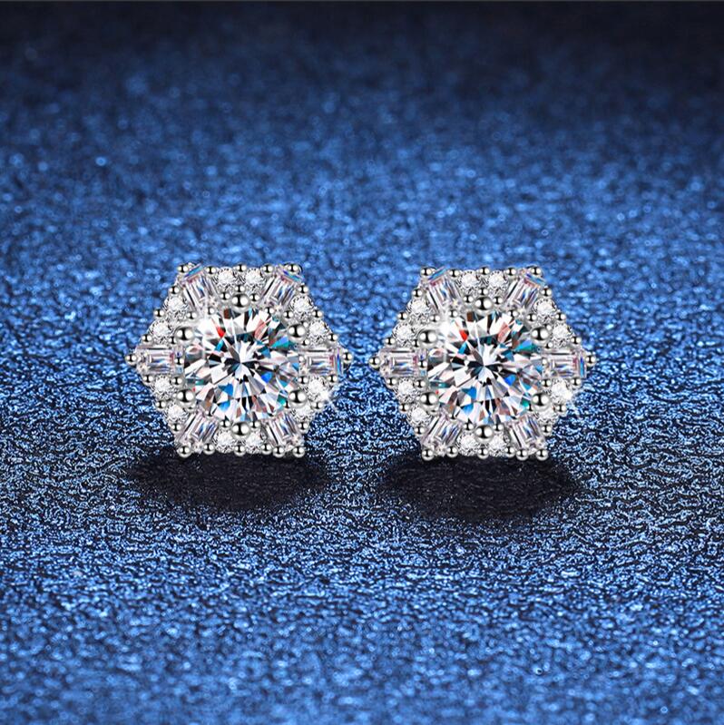 Sterg Sier Round Cut Moissanite Stud Earrings: Sparkle Your Wedding Day