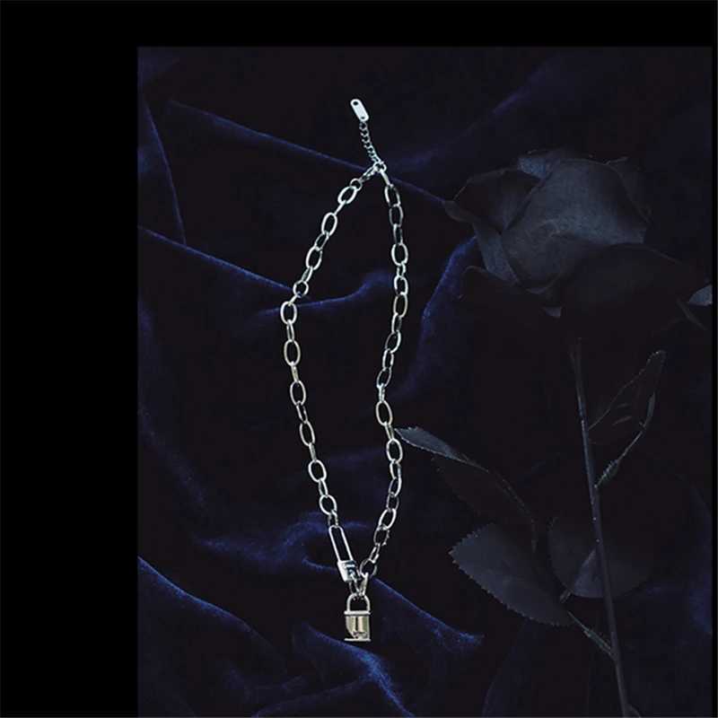 Clavicle Chain with Lock Necklace for Women Padlock Pendant High Quality Titanium Steel Plated 18K Gold Choker Fashion JewelryX241123