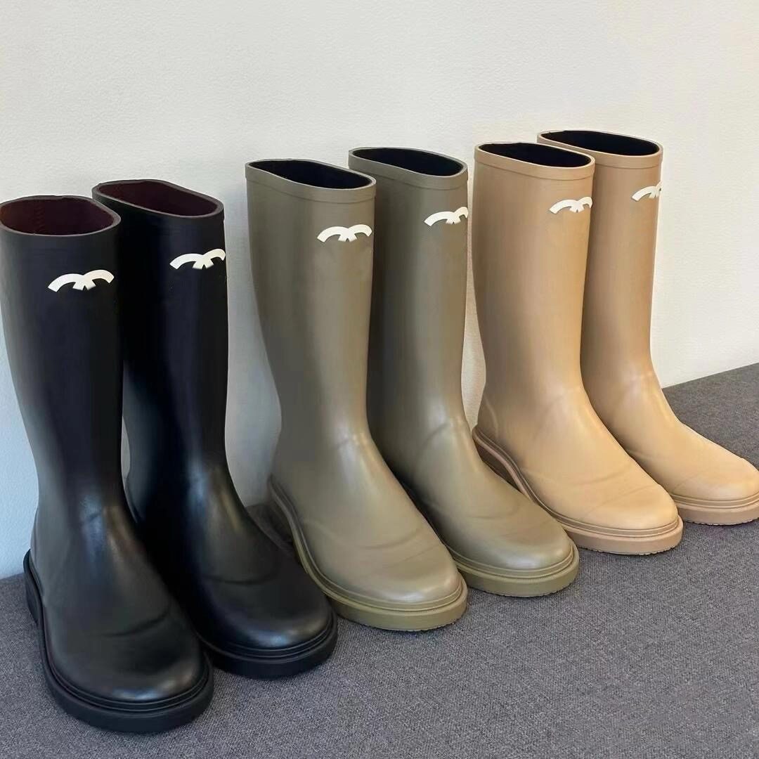 Designer brand square toe Women Rain boots Thick Heel Thicks Sole Ankle over the knee Women's Rubber Boot good are quality Rainboots ashionable luxury Designer shoes c