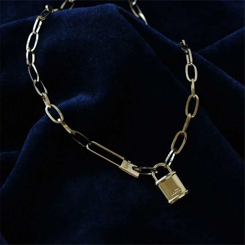 Clavicle Chain with Lock Necklace for Women Padlock Pendant High Quality Titanium Steel Plated 18K Gold Choker Fashion JewelryX241123