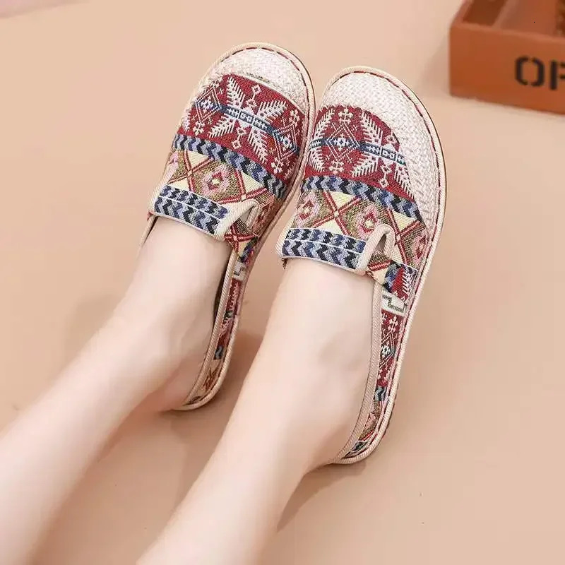 Womens Ethnic Style Slippers Fashion Women Shoe Wedge Cloth Shoes with Soft Soles Walking Slipon Mules Zapatilla De Mujer 241122