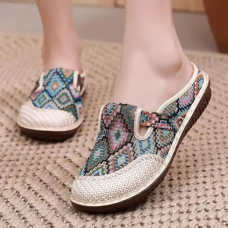 Womens Ethnic Style Slippers Fashion Women Shoe Wedge Cloth Shoes with Soft Soles Walking Slipon Mules Zapatilla De Mujer 241122