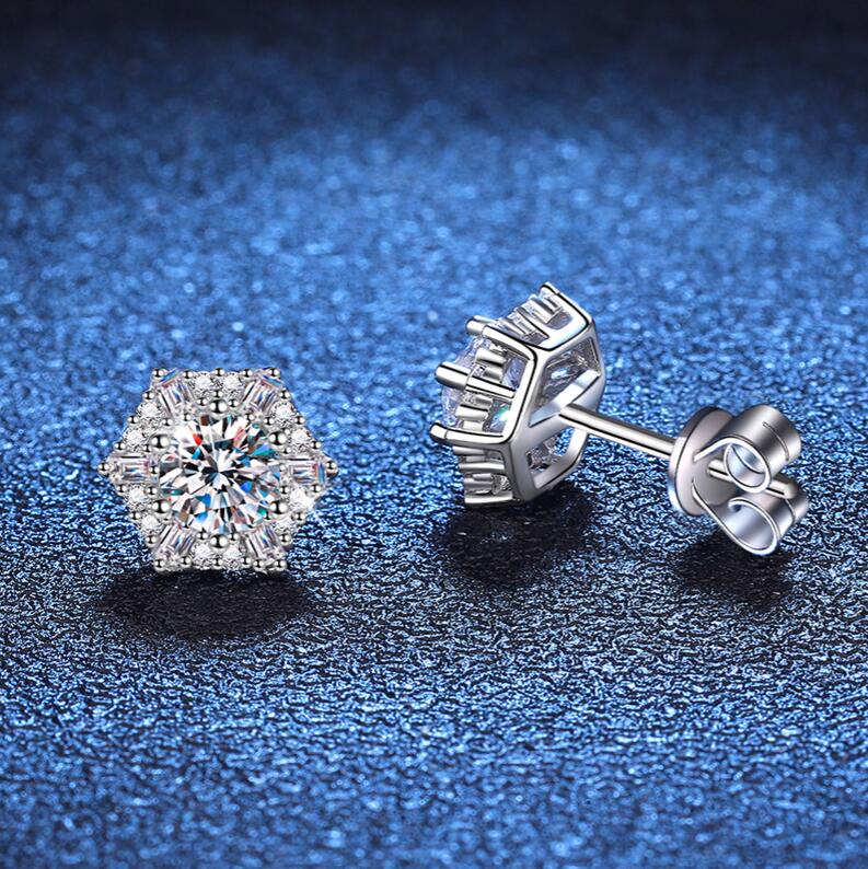 Sterg Sier Round Cut Moissanite Stud Earrings: Sparkle Your Wedding Day