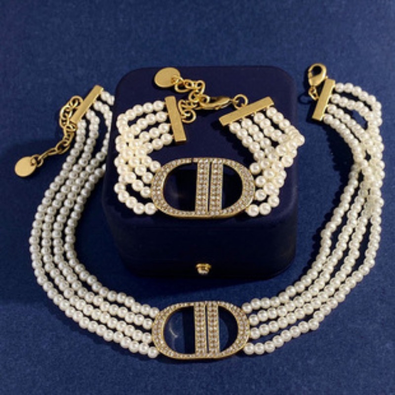 2024 New Womens Popular Jewelry Simple Pearl Necklace Jewelry Set