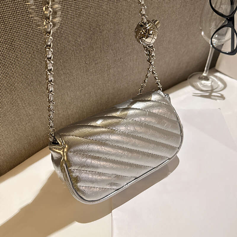 Instagram Premium niche 2024 new trendy fragrant style diamond grid chain versatile single shoulder crossbody small square bag
