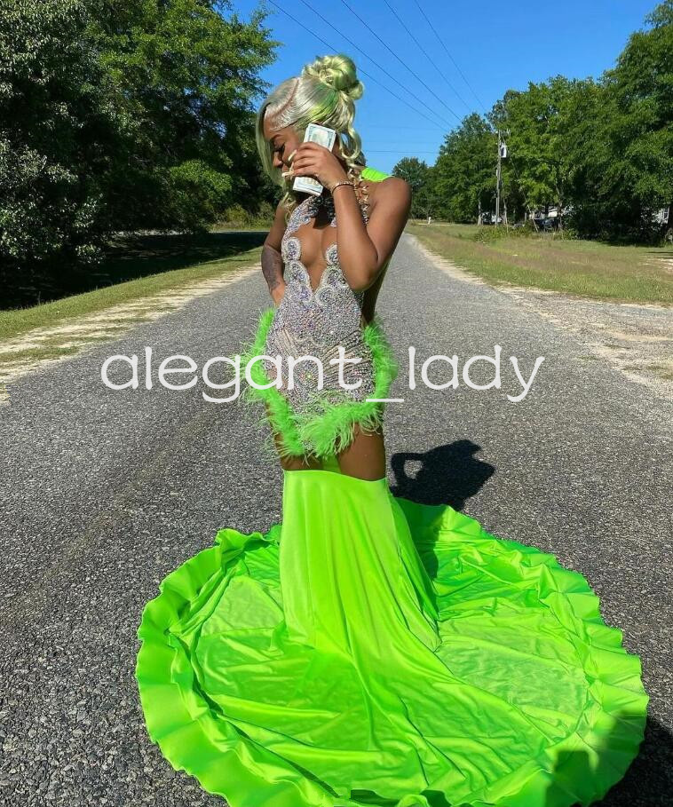 Fruit Green Sparkly Trumpet Evening Formal Party Dresses for Black Girl Luxury Diamond Feather Sheer Prom Birthday Gala Gown