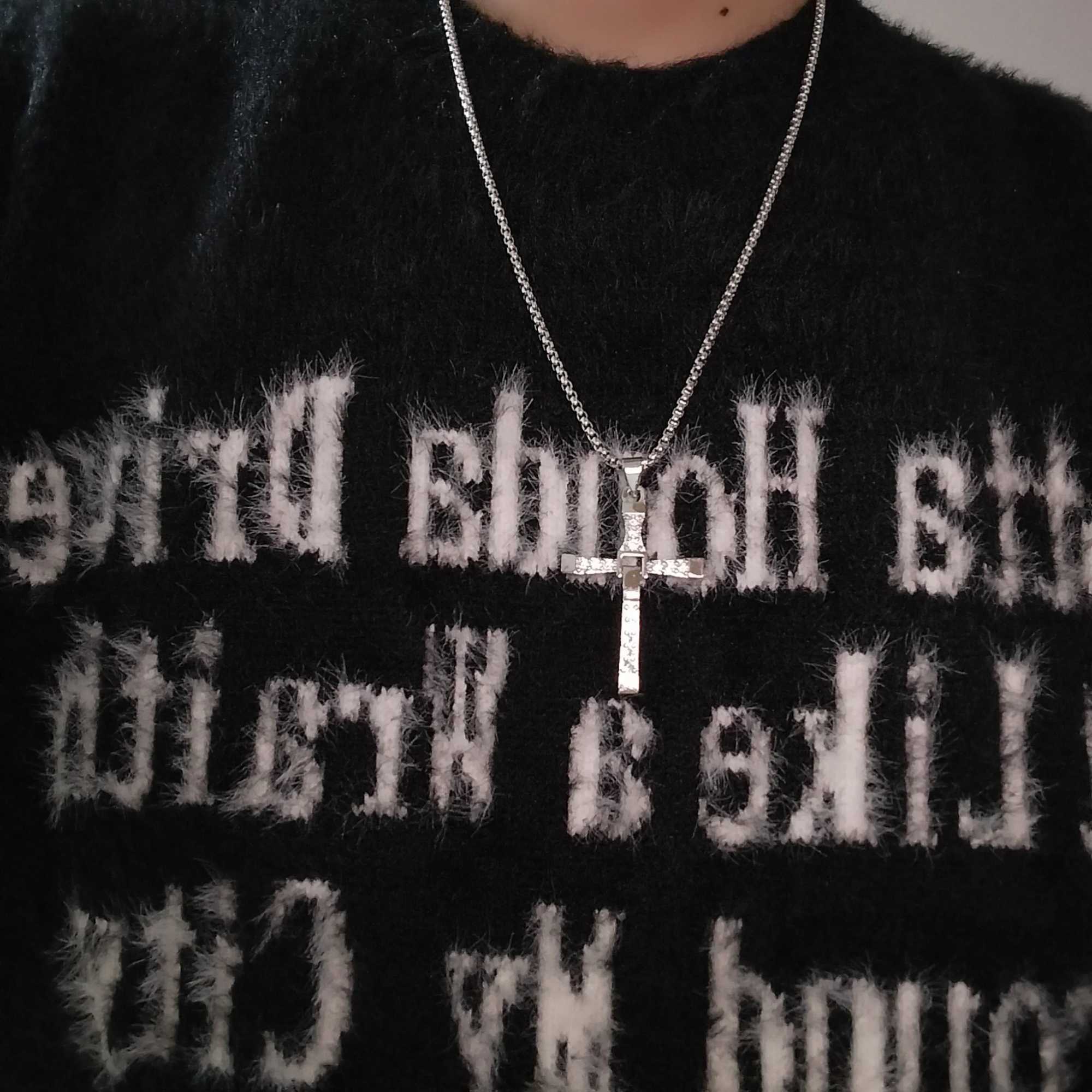 2024 New Vin Pendant Fast and Furious Boy StainlESS Steel Dominic Toretto Cross Necklace for Men Chain GiftX241122