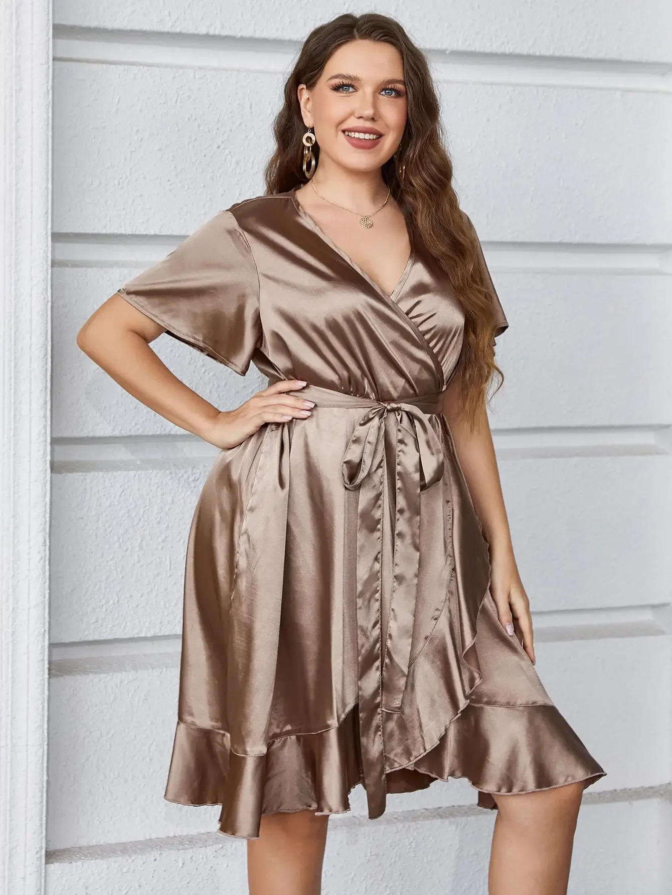 Plus Size Womens Satin Silky V Necked Collar Dress Wraped Waist Tie Short Sleeve Mini Robe Ruffle Hem Solid Gold Clothing 240422
