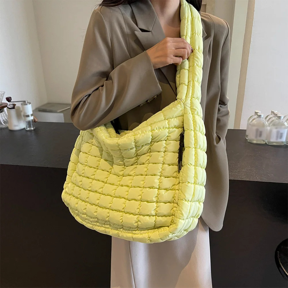 Quilted Shoulder Bag Lightweight Soft Puffy Crossbody Bag Padding Puffy Hobo Bag Puff Purse for Women Autumn and Winter 241122