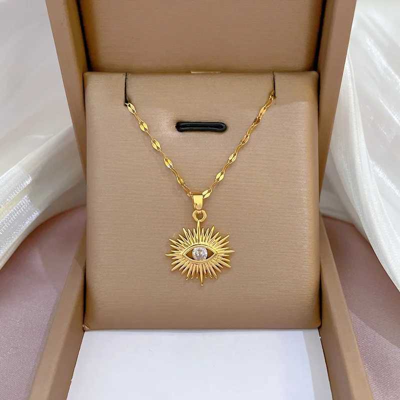 2022 Elegant Water Wave Chain 18k Gold Plated Stainl Steel Creative Sunlight Zirconia Evil Eye Pendant Necklaces For WomenX241123