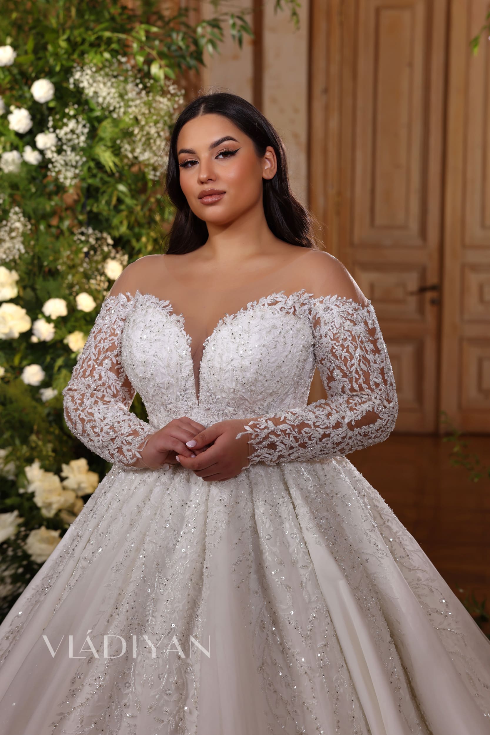 Charming Plus Size Lace Wedding Dresses Off The Shoulder Plunging Necke Bridal Gowns Beaded A e Long Sleeves Tulle Vestido De Novia