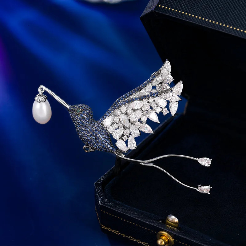 OKILY Exquisite zircon bird brooch temperature natural freshwater pearl animal brooch and Broche womens suit jacket accessories 241122