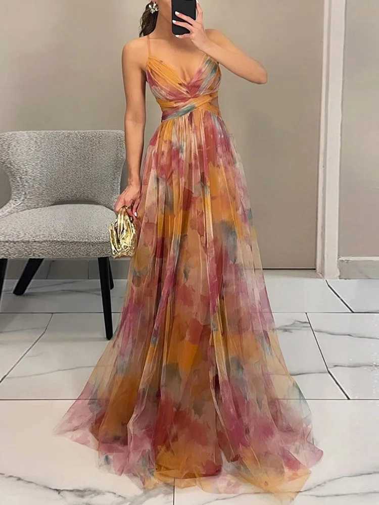 V-neck sexy hollow party dress warm summer casual wear fashionable printed Maxi dress strapless lace womens dress Vestido M241123