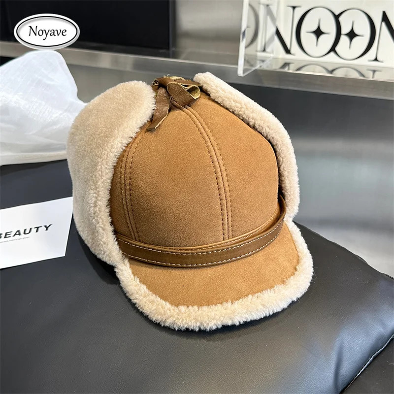 Winter Mens Genuine Leather Hat Men Fur Lamb Wool Warm Thick Earflaps Bomber Hats Mens Baseball Cap Sheepskin Russian hats 241122